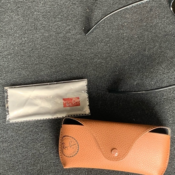 Justin Ray Ban - Picture 2 of 4